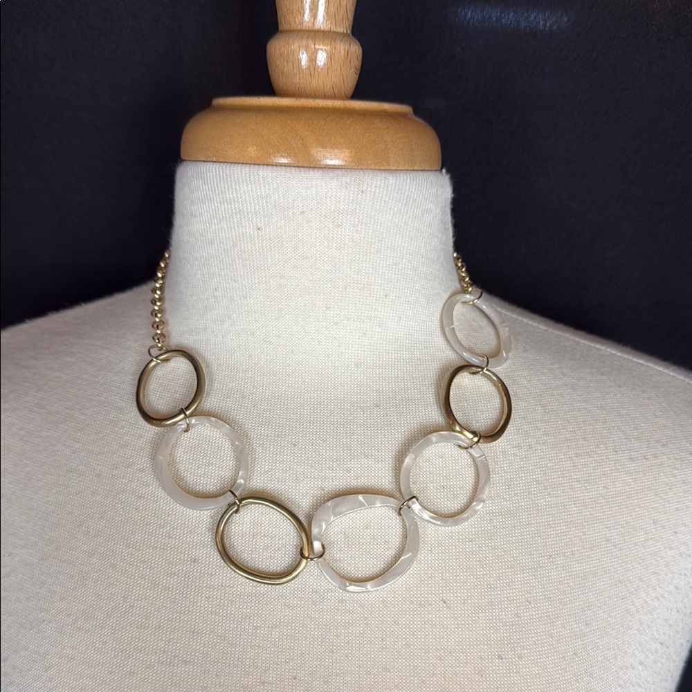 Banana Republic Elegant Gold and Clear Link Necklace